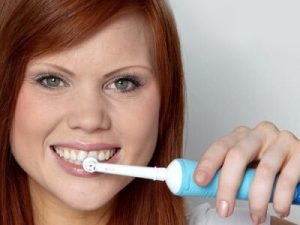 Дополнительные удобства электрической зубной щетки